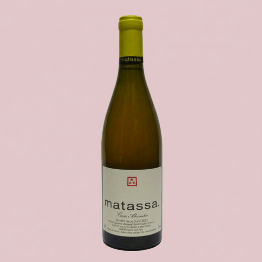 Wine bottle with 'matassa' label on a white background